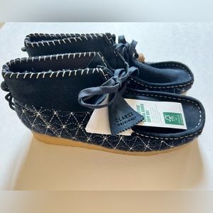 Clarks Wallabee Boot Navy US 7- Brand New
